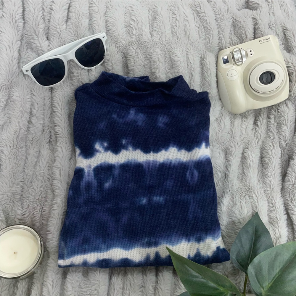 Cropped Long Sleeve Tee